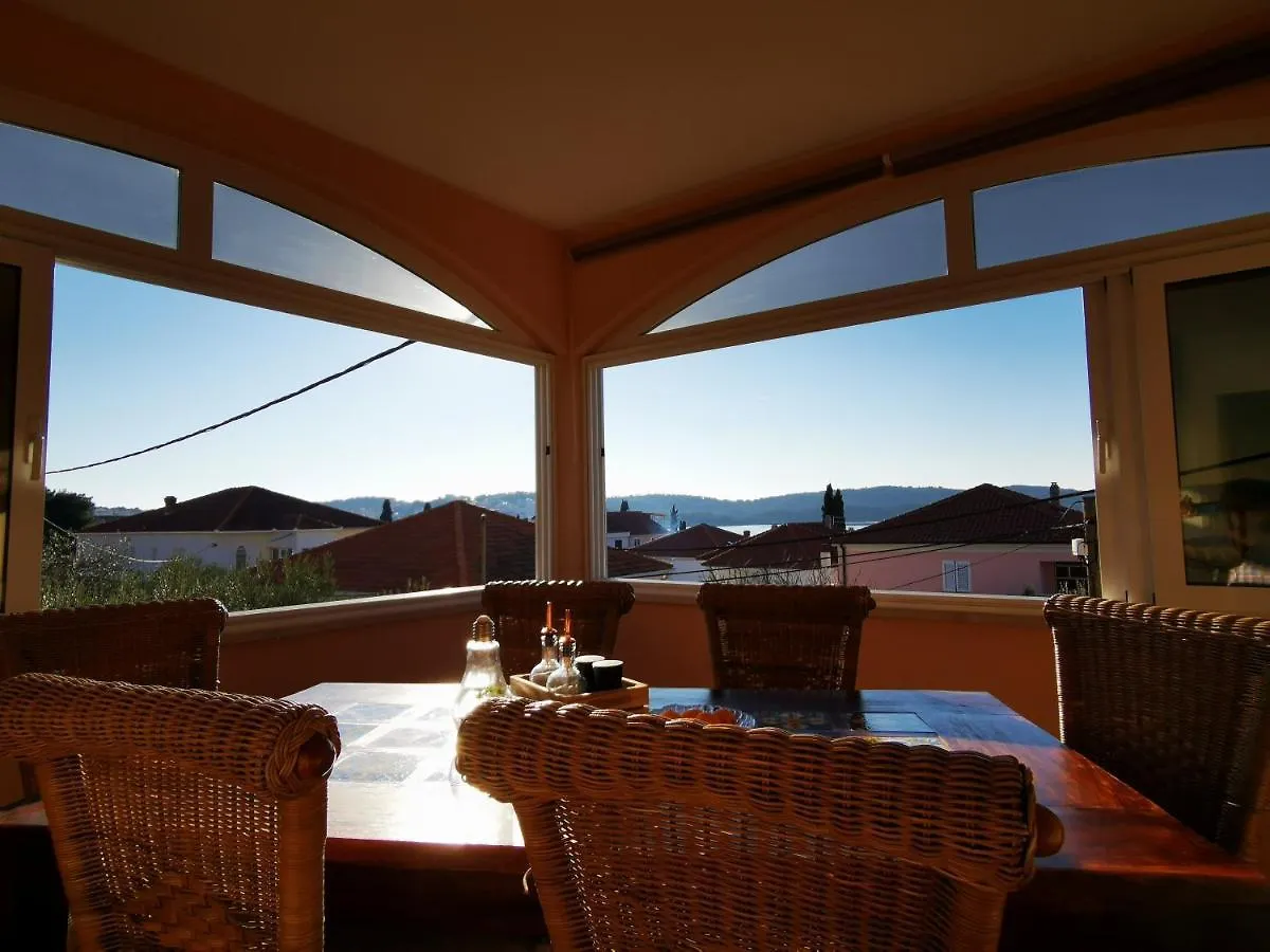 Apartment Villa Mala Vala #1 - Seeview - 80 Qm - 2 Sz - 4 Pers Trogir