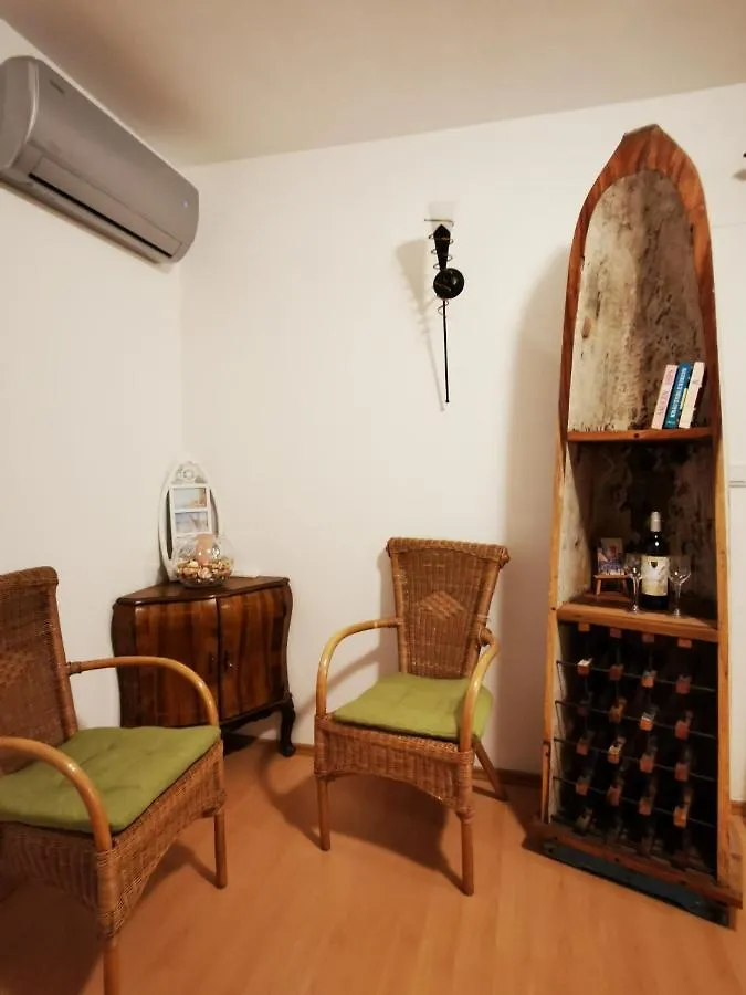 Apartment Villa Mala Vala #1 - Seeview - 80 Qm - 2 Sz - 4 Pers Trogir