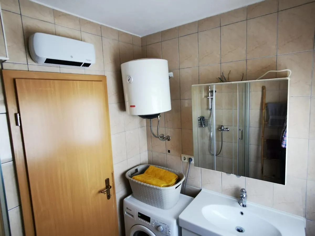 Apartment Villa Mala Vala #1 - Seeview - 80 Qm - 2 Sz - 4 Pers Trogir