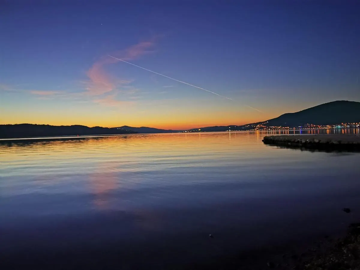 Villa Mala Vala #1 - Seeview - 80 Qm - 2 Sz - 4 Pers Trogir Apartment