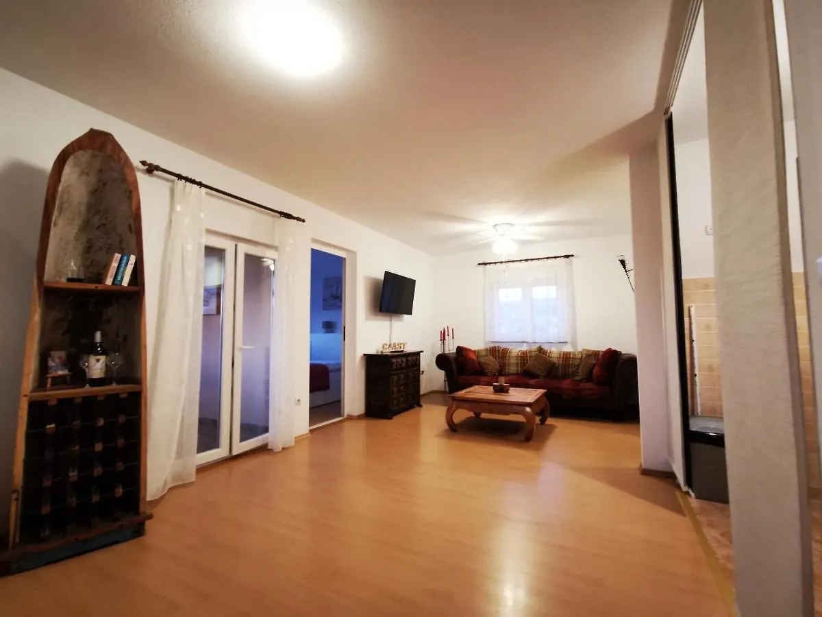 Apartment Villa Mala Vala #1 - Seeview - 80 Qm - 2 Sz - 4 Pers Trogir