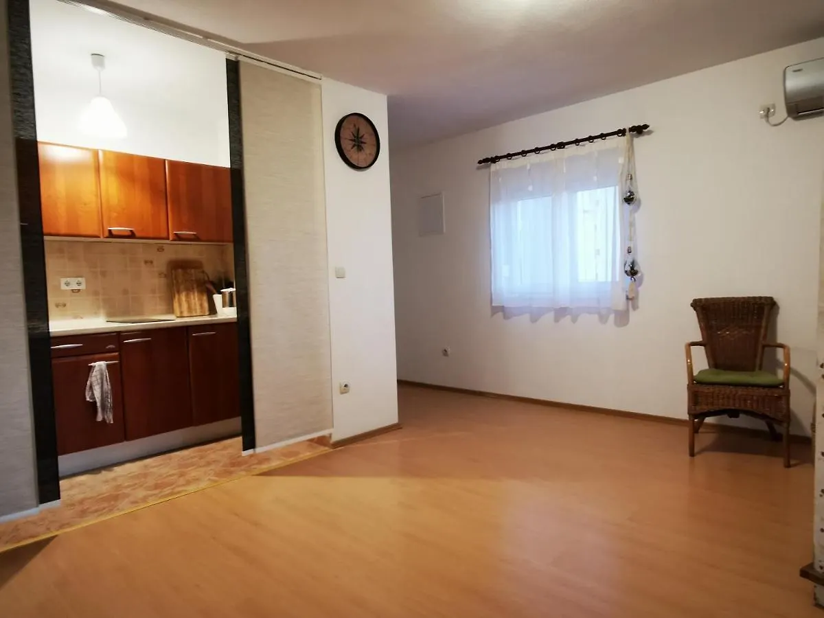 Villa Mala Vala #1 - Seeview - 80 Qm - 2 Sz - 4 Pers Trogir Croatia