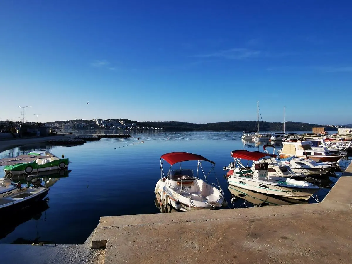Apartment Villa Mala Vala #1 - Seeview - 80 Qm - 2 Sz - 4 Pers Trogir Croatia