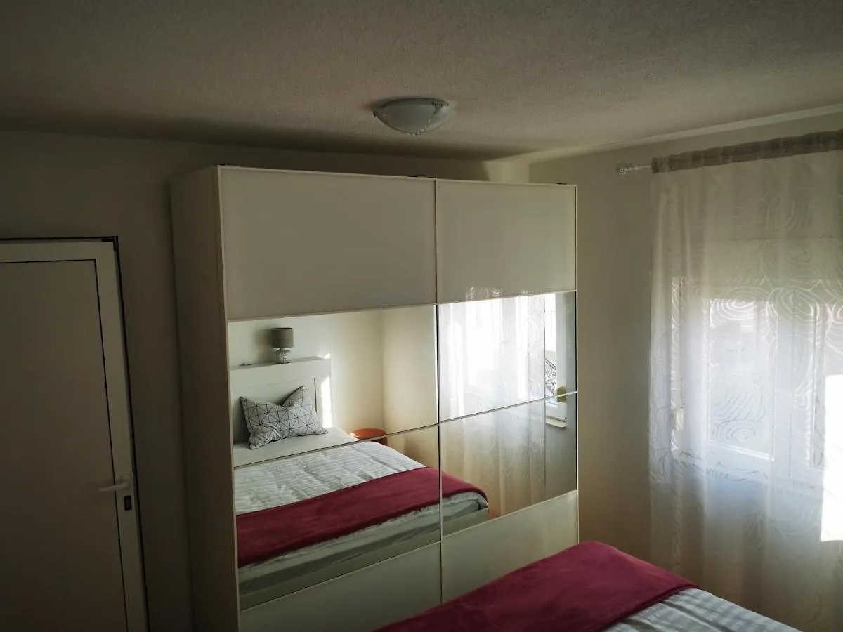 Villa Mala Vala #1 - Seeview - 80 Qm - 2 Sz - 4 Pers Trogir